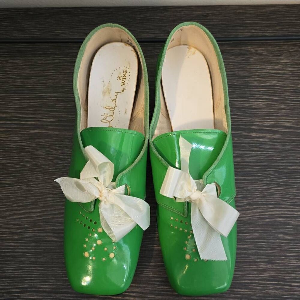 Holiday by WISE Vintage Bright Green Patent Leather Shoes, NWOT, 6.5 B